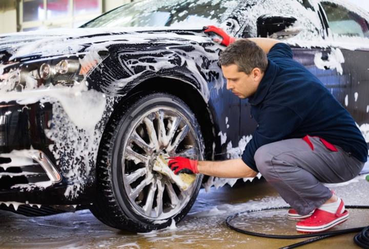 Dịch vụ rửa xe oto chuyên nghiệp