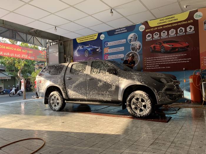 dịch vụ rửa xe ô tô chuyên nghiệp