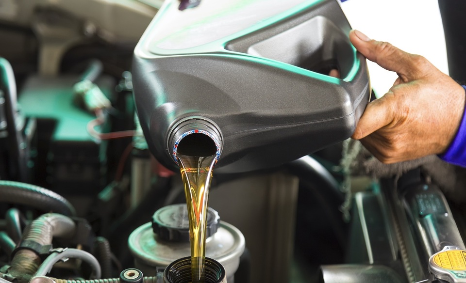 Giá thay dầu xe ô tô Vios