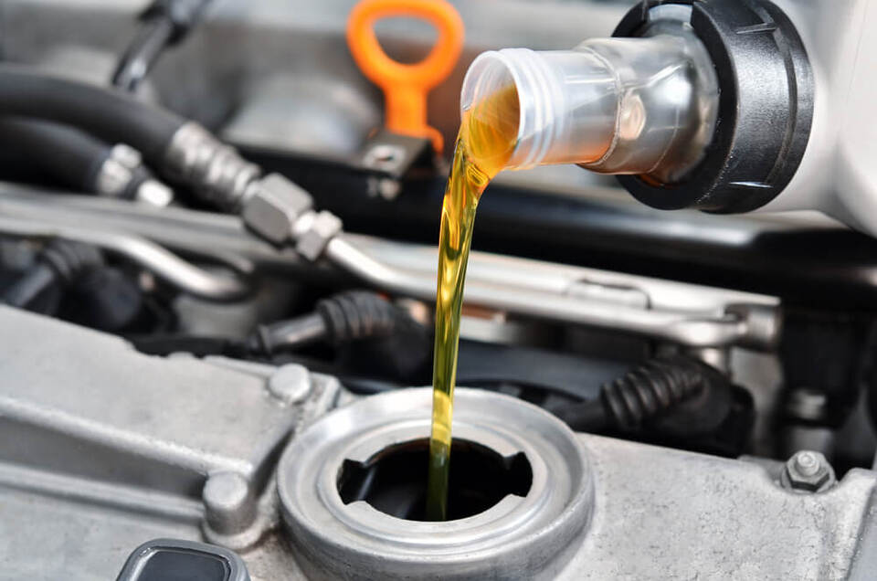 Giá thay dầu xe ô tô Vios