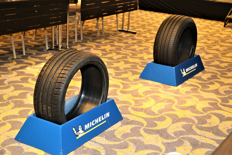 Lốp Michelin 18 Inch: Sự Lựa Chọn Hoàn Hảo Cho Xe Của Bạn