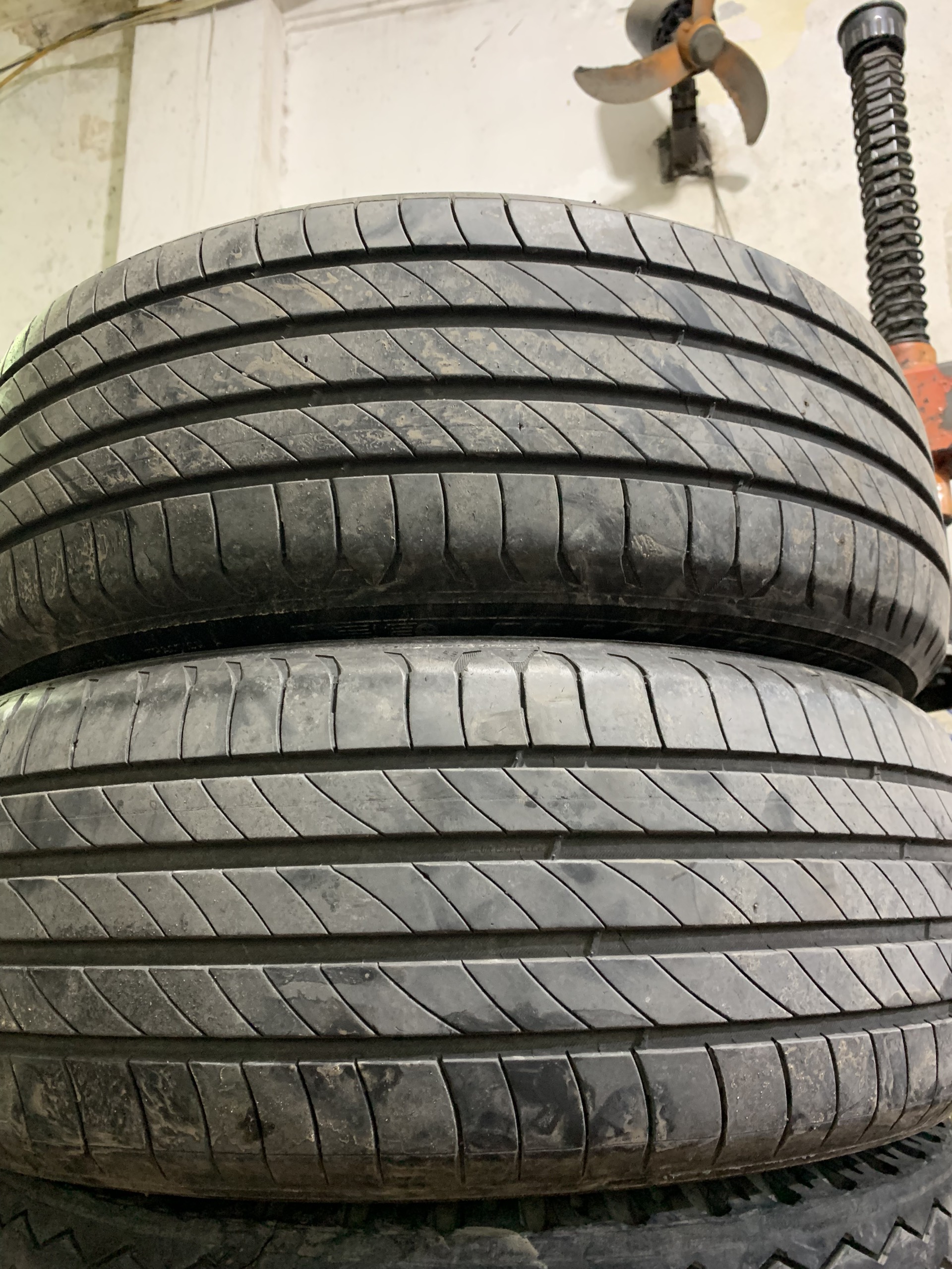 So sánh Lốp Kumho và Michelin: Nên Chọn Lốp Nào?