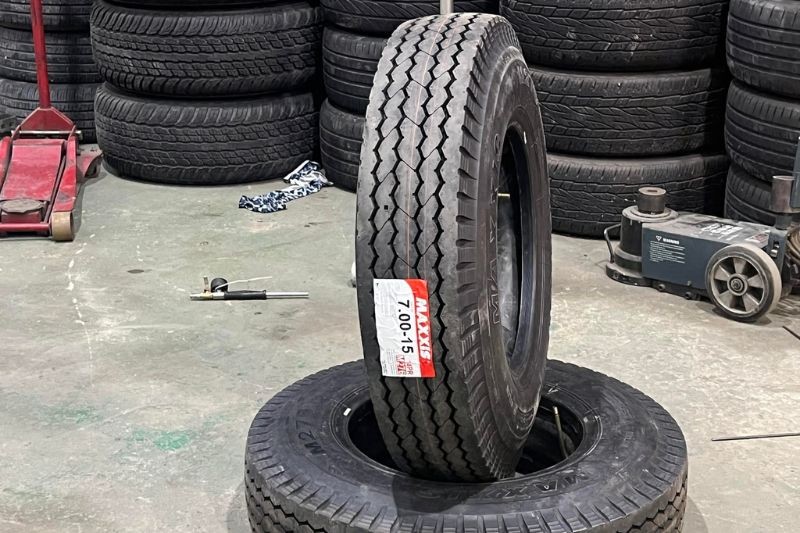 So sánh Lốp Michelin và Maxxis: Nên Chọn Loại Nào?