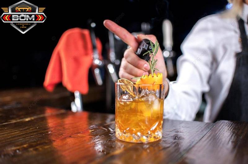 Thưởng thức những ly cocktail vỉa hè trên đường Phạm Văn Đồng