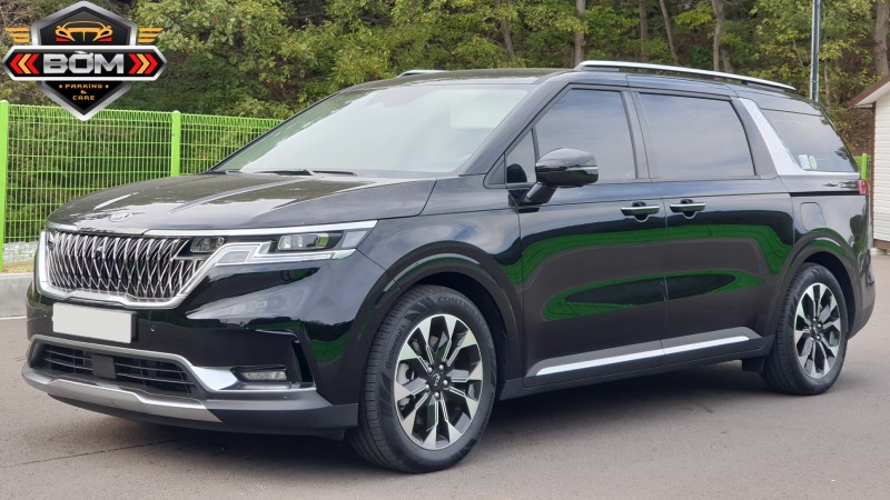 Kia Carnival được trang bị nhiều hệ thống quan sát toàn diện
