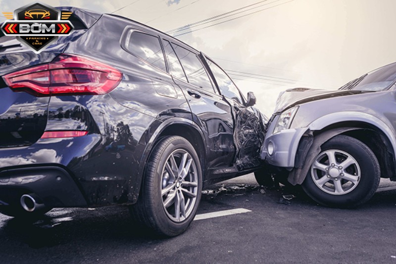 Nếu xảy ra tai nạn bạn cần liên hệ với các cơ quan có chức năng và thông báo về công ty cho thuê