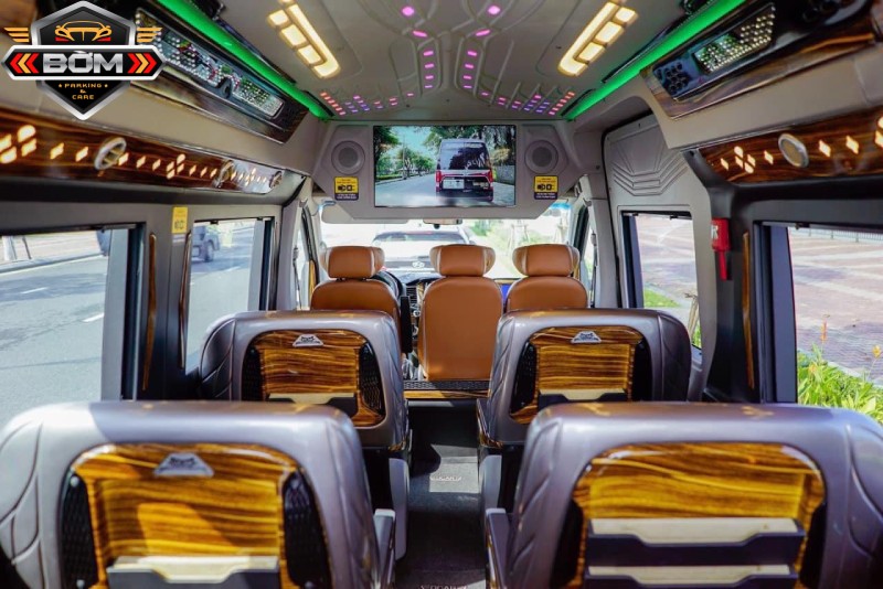 Thuê xe Limousine 12 chỗ mang lại sự tiện nghi và đẳng cấp