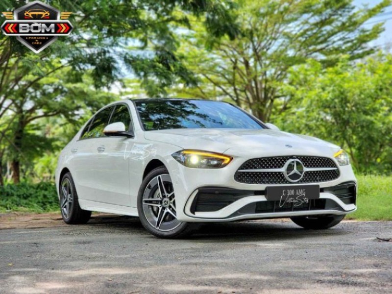 Thuê xe Mercedes C300: Trải nghiệm sang trọng và đẳng cấp