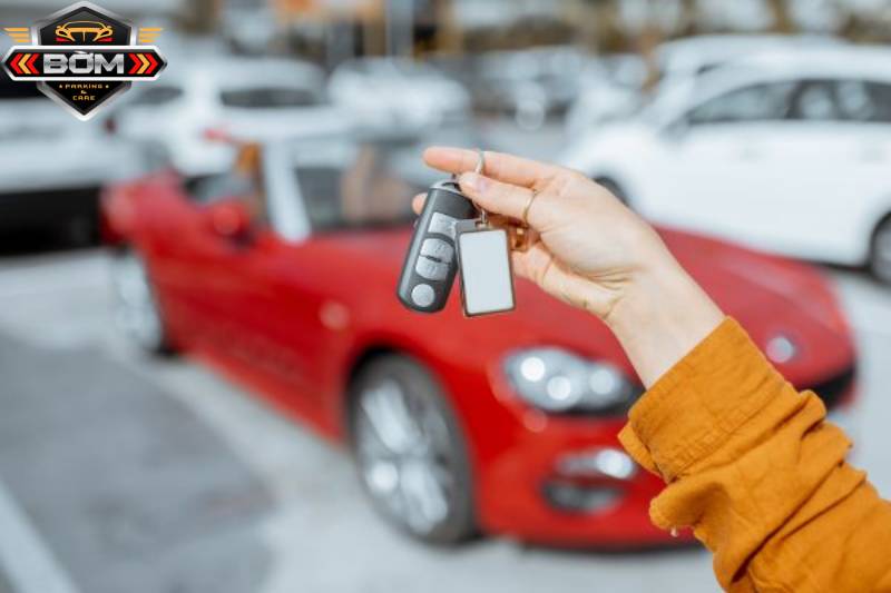 Thuê xe tự lái có kiểm tra giấy tờ không? Giải đáp chi tiết
