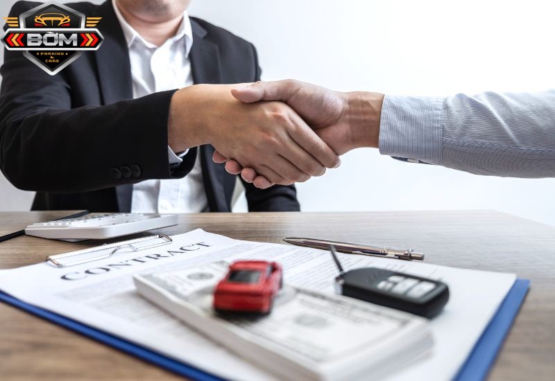 Trong hợp đồng thuê xe tự lái cần đảm bảo thông tin cho thuê và người thuê