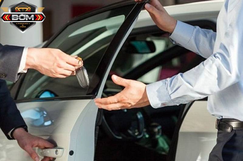 Xe thuê có được giao tận nơi không? Chính sách giao xe Bờm Auto