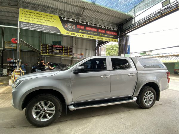Isuzu D-Max – Xe tự lái
