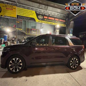 KIA Carnival Nâu – Xe tự lái