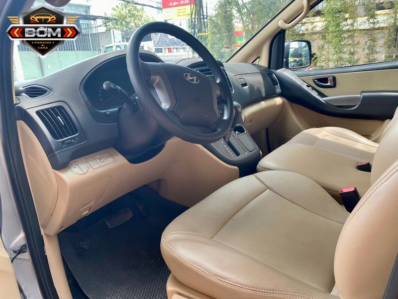 Ngoại thất xe Hyundai Starex mang đến sự rộng rãi