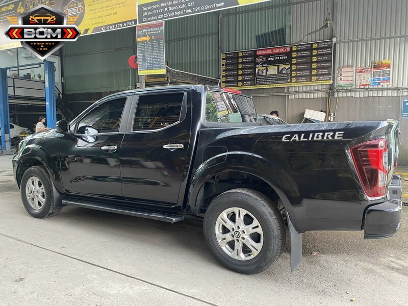 Nissan Navara sở hữu ngoại hình hầm hố
