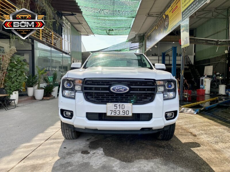 Thuê xe bán tải tự lái cho gia đình trẻ hiện đại