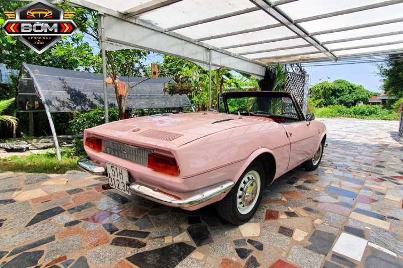 Vẻ đẹp của chiếc xe cổ Fiat 850 Spider 1971s
