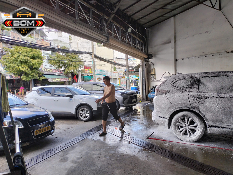 Dịch vụ rửa xe ô tô chuyên nghiệp: Lựa chọn tối ưu cho xế yêu của bạn