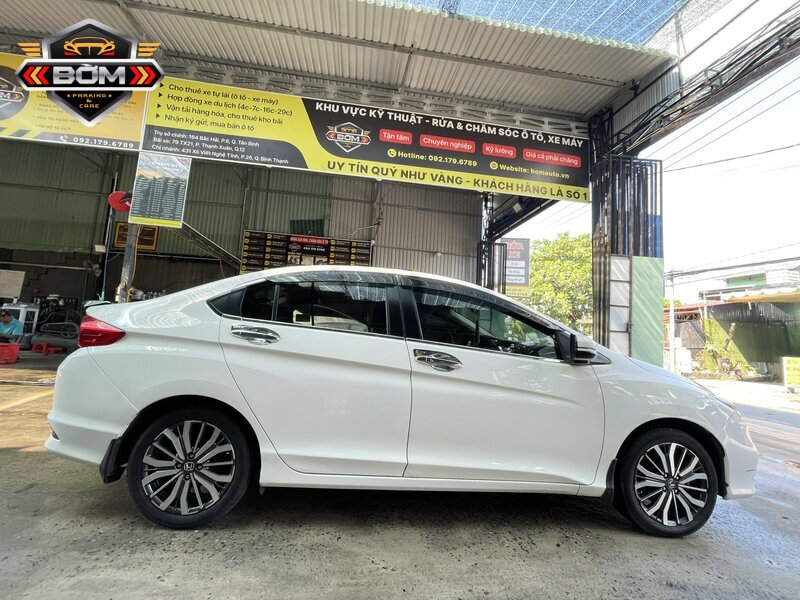 Thuê xe tự lái 500k/ngày thường áp dụng cho những dòng xe đời cũ