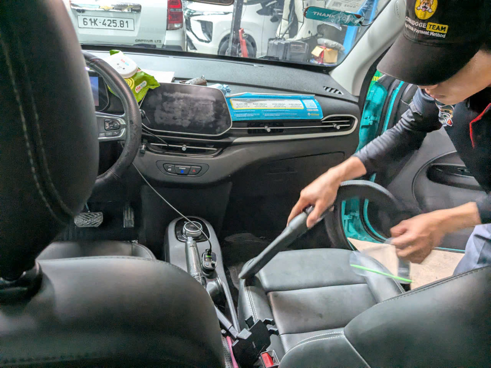 Dọn nội thất xe ô tô chuyên nghiệp
